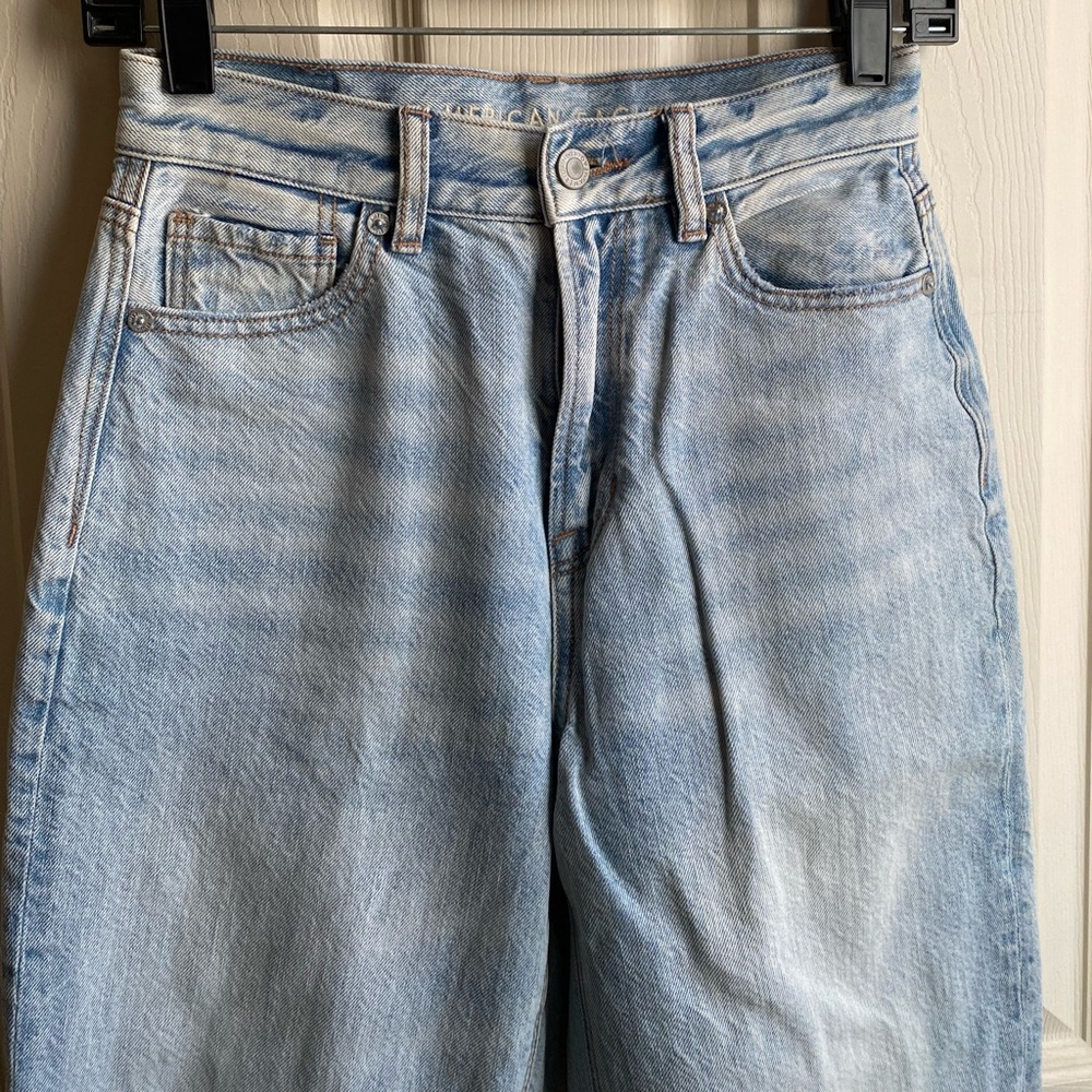 American Eagle Relaxed Mom Jean